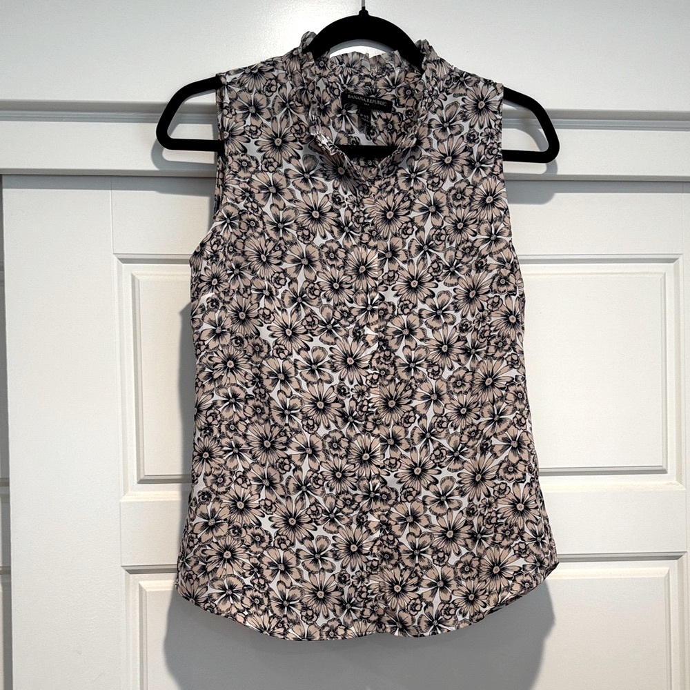 5/$25 Banana Republic Factory Floral Sleeveless Top EUC